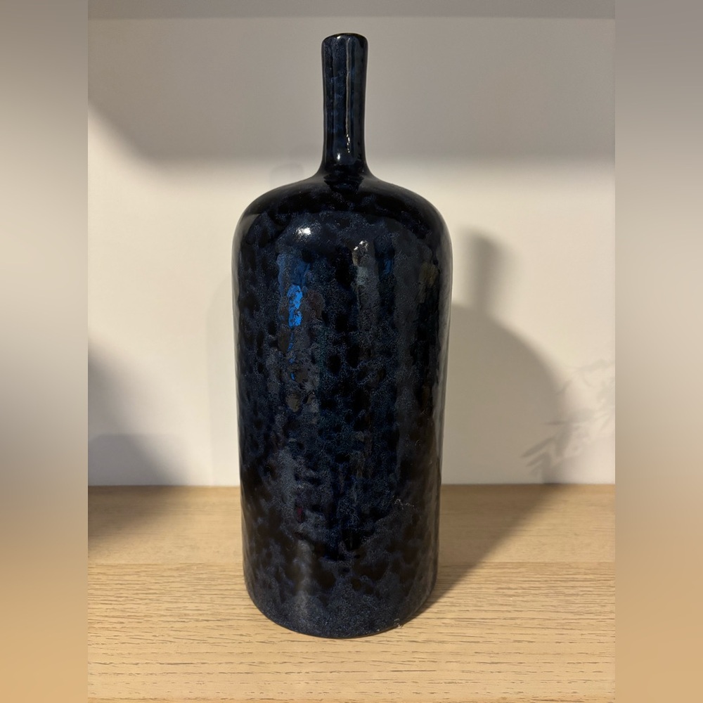 Vase - Picture 2 of 3